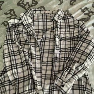 Black and white oversized flannel size medium